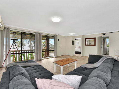 On The Lake At Fishing Point - Accommodation Georgetown 2