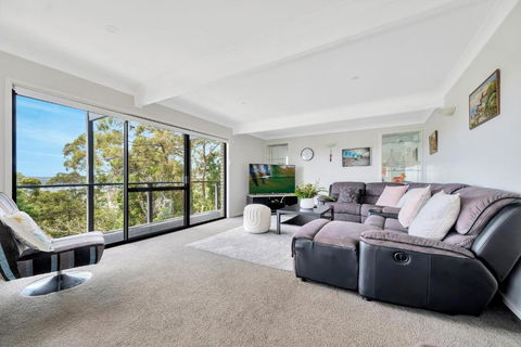 On Top Of The World - Accommodation Georgetown 2