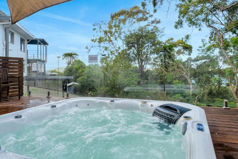On Top Of The World - Accommodation Georgetown 1