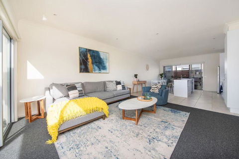 Page Seven By Property Mums - Accommodation Georgetown 2