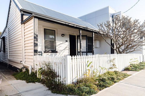 Pattys Cottage - Pet Friendly Home In Merewether - Accommodation Georgetown 1