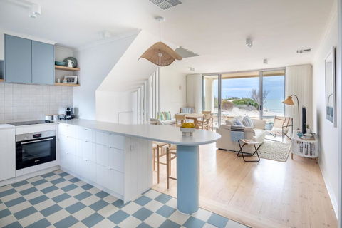 Pearl, Designer Beachfront Retreat, Semaphore Park - Accommodation Georgetown 0