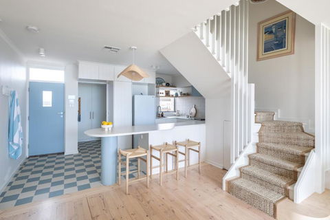 Pearl, Designer Beachfront Retreat, Semaphore Park - Accommodation Georgetown 1