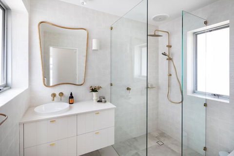 Pearl, Designer Beachfront Retreat, Semaphore Park - Accommodation Georgetown 2