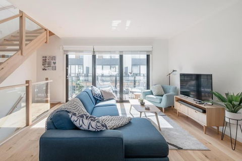 Perfect Port Melbourne Townhouse - Accommodation Georgetown 0