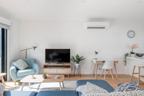 Perfect Port Melbourne Townhouse - Accommodation Georgetown 1