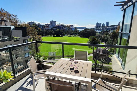 Penthouse With Private Terrace, Parking + 2 Pools - Accommodation Georgetown 2