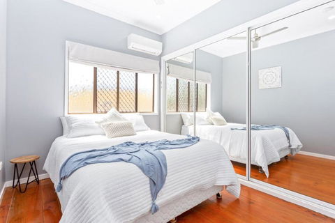 Perfect Cooee Bay Beach Getaway! - Accommodation Georgetown 3