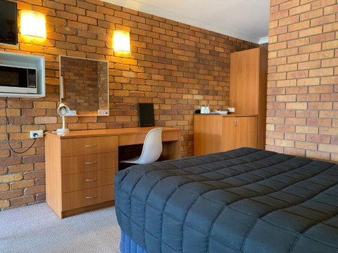 Peter Allen Motor Inn - Accommodation Georgetown 0