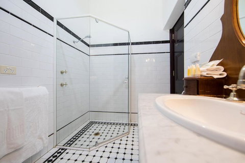 Petersons Armidale Winery And Guesthouse - Accommodation Georgetown 3