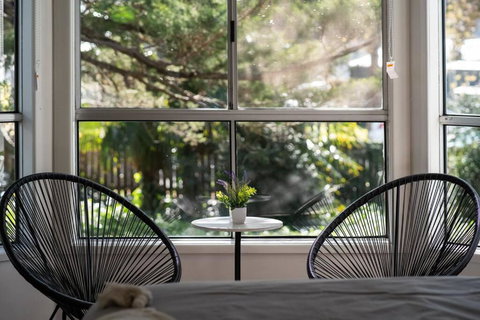 Popular Central Location King Bed The Repose - Accommodation Georgetown 0