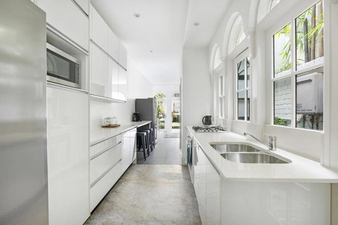 Pet Friendly Paddo Terrace - Accommodation Georgetown 2