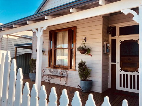 Railway Cottage - Accommodation Georgetown 2