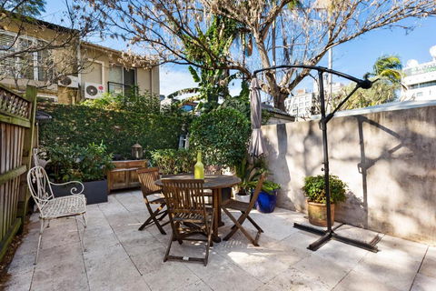 Pyrmont Self-Contained Terrace House (64 BUL) - Accommodation Georgetown 2