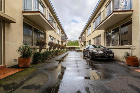 Quaint & Homey Ripponlea Flat - Accommodation Georgetown 1