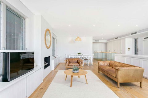 Queenscliff Penthouse - Beachfront - Accommodation Georgetown 2
