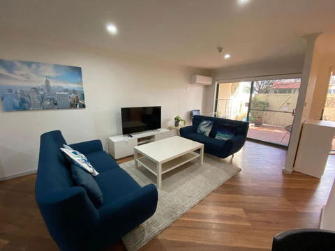 Quiet 2 Bedroom Apt In The Heart Of Old Kingston - Accommodation Georgetown 0