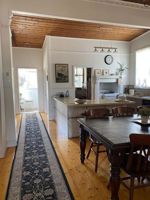 R&R Blue Diamond Luxury Cottage Maryborough, Vic - Accommodation Georgetown 3