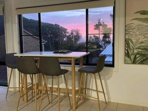 Rainbow Beachhouse - Deluxe, Pristine Location - Accommodation Georgetown 1