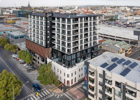 R Hotel Geelong - Accommodation Georgetown 2