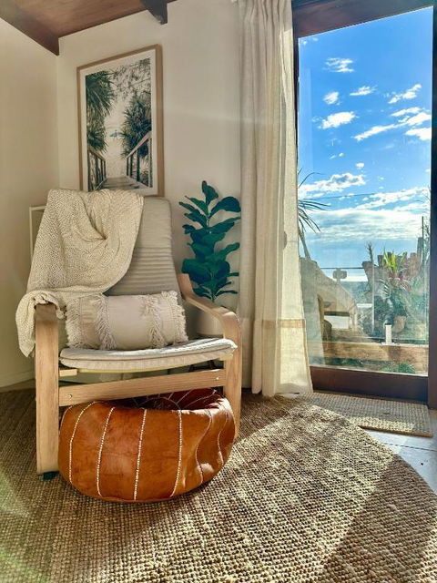 Private Access Retreat 1 Queen Bedroom W Stunning Pool And Ocean Views - Accommodation Georgetown 3