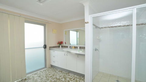 At The Beach - Lennox Head - Accommodation Georgetown 1