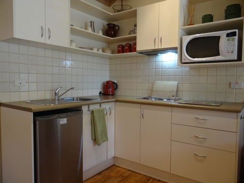 Autumn Affair Cottage 6 - Accommodation Georgetown 2
