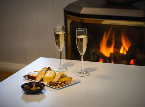Autumn Beauty - Cottage 3 - Accommodation Georgetown 3
