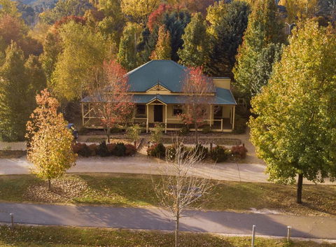 Autumn Beauty - Cottage 3 - Accommodation Georgetown 0