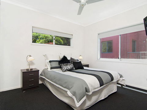 Avalon 3 - Views To Die For - Across The Road From Convent Beach - Accommodation Georgetown 1