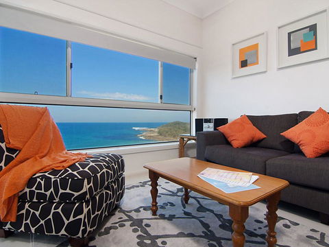 Avalon 3 - Views To Die For - Across The Road From Convent Beach - Accommodation Georgetown 2