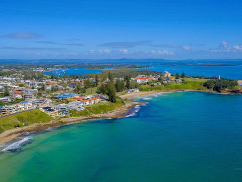 Avalon 4 - Right Across The Road From Convent Beach - Uninterrupted Views - Accommodation Georgetown 3