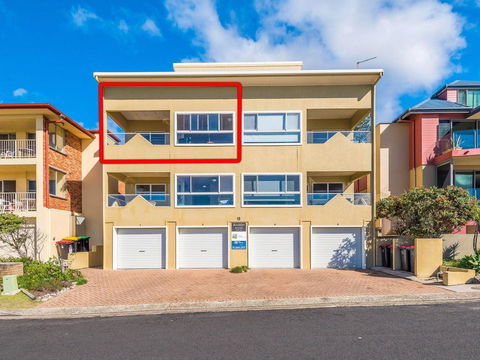 Avalon 4 - Right Across The Road From Convent Beach - Uninterrupted Views - Accommodation Georgetown 1