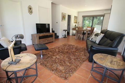 Avignon In Bright - Accommodation Georgetown 0