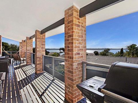 Away @ Nelson Bay, 29 Wollomi Ave - Incredible Water Views, Pet Friendly, WIFI & Aircon - Accommodation Georgetown 0
