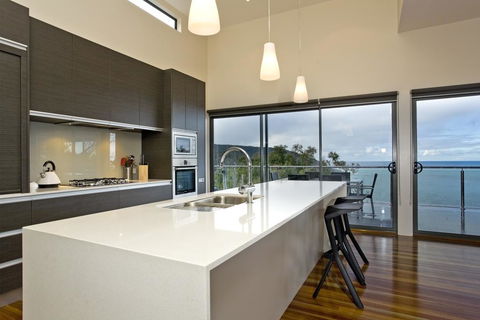 Azure - Accommodation Georgetown 2
