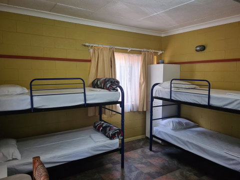Bateman Bay Holiday Park & Batemans Bay YHA - Accommodation Georgetown 2