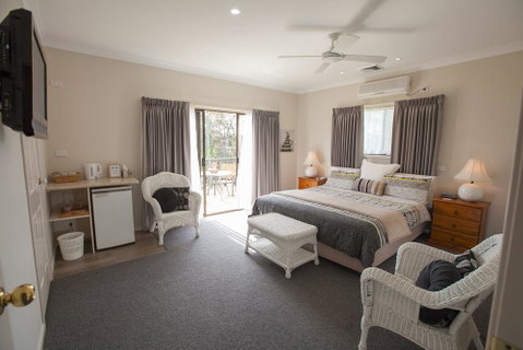 Batemans Bay Manor - Bed And Breakfast - Accommodation Georgetown 0