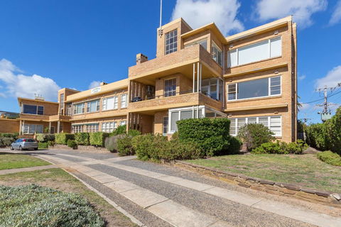 BEACH BELLE - MORNINGTON - Accommodation Georgetown 2
