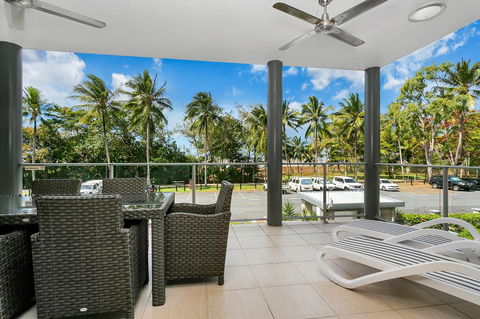 Beachfront Apartment With Ocean Views (4) - Accommodation Georgetown 0