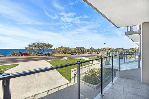 Beachfront Cabarita Apartment - Accommodation Georgetown 2