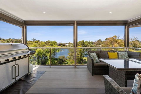 Riviera Lakeside With Uninterrupted Water Views - Accommodation Georgetown 3