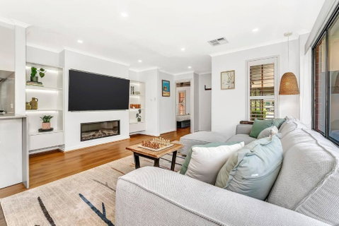 Redbrick Retreat - Generous Coastal Escape - Accommodation Georgetown 1