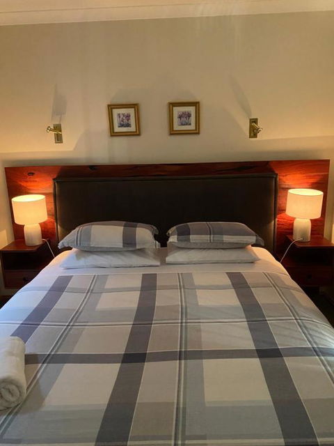 REDGUM RETREAT BRIGHT - Luxury Spa Villa - Accommodation Georgetown 1