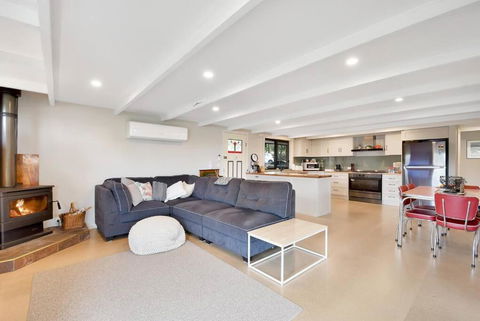 Relax At Goughs Bay - Accommodation Georgetown 2