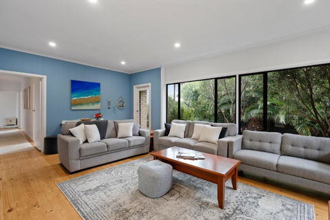 Relaxed Family Beach House - No Linen Included - Accommodation Georgetown 1