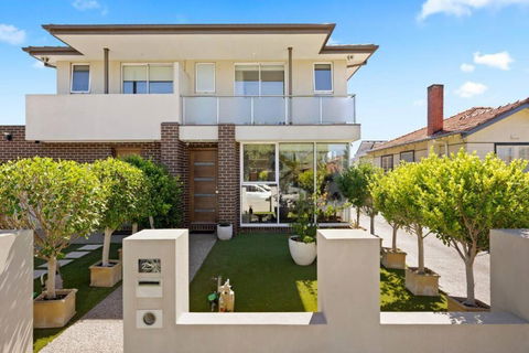 Renovated Bright Modern Retreat - Accommodation Georgetown 0