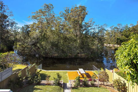 Renovated Coastal Getaway With Water Views - Accommodation Georgetown 0