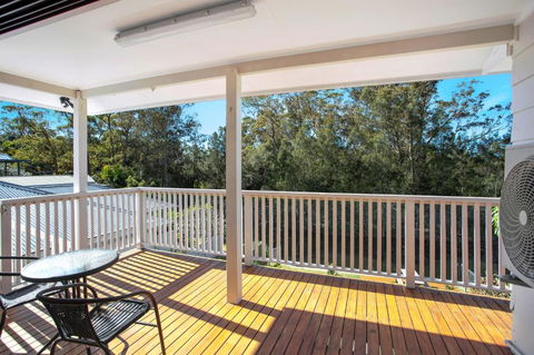 Renovated Coastal Getaway With Water Views - Accommodation Georgetown 1