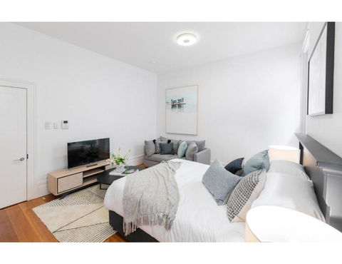 Renovated Studio In Bohemian Area Close To City - Accommodation Georgetown 1